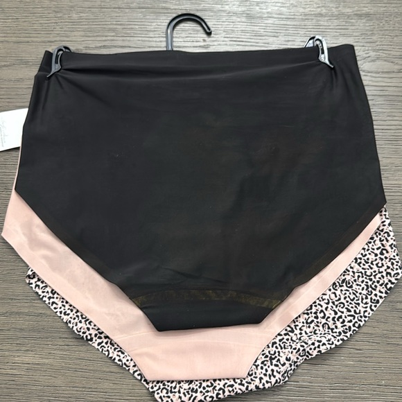 Marilyn Monroe No Show mid-rise Panties size M NWT 3 pack - Picture 4 of 5